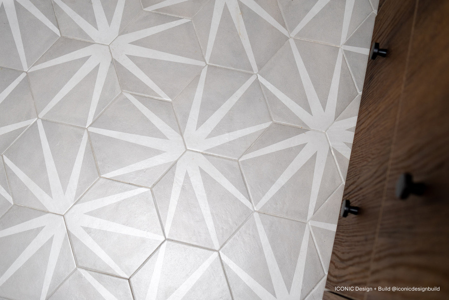 Floor application example of the decorative hexagon tile in the style Stella.