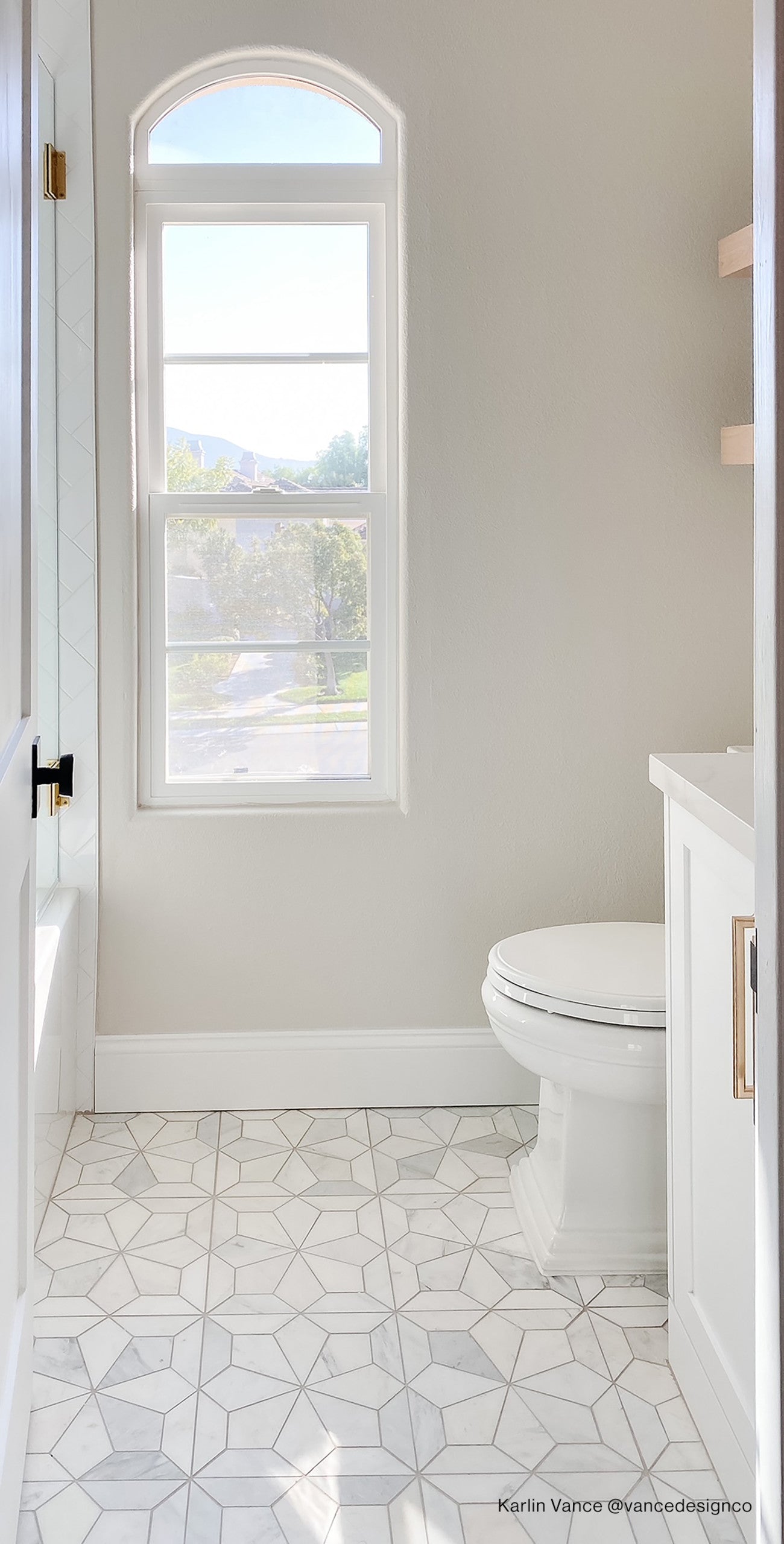 Blomma Mosaic Tile