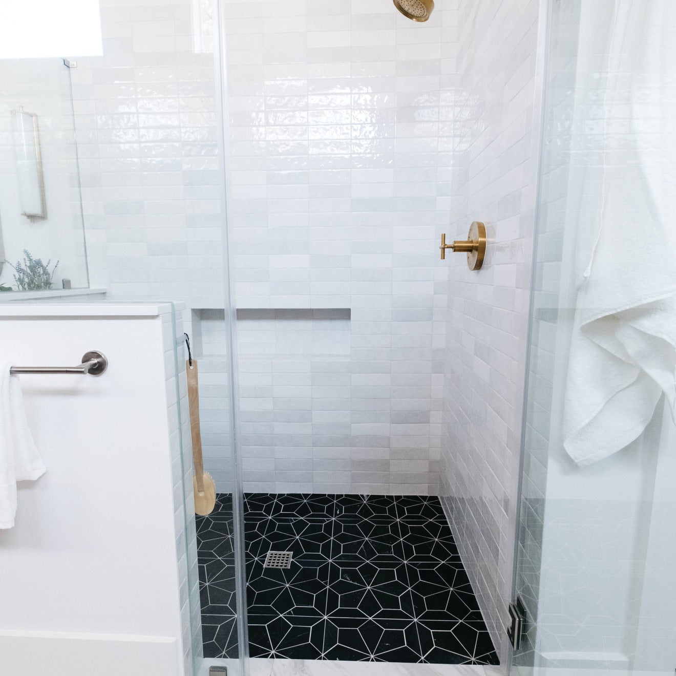 Blomma Mosaic Tile