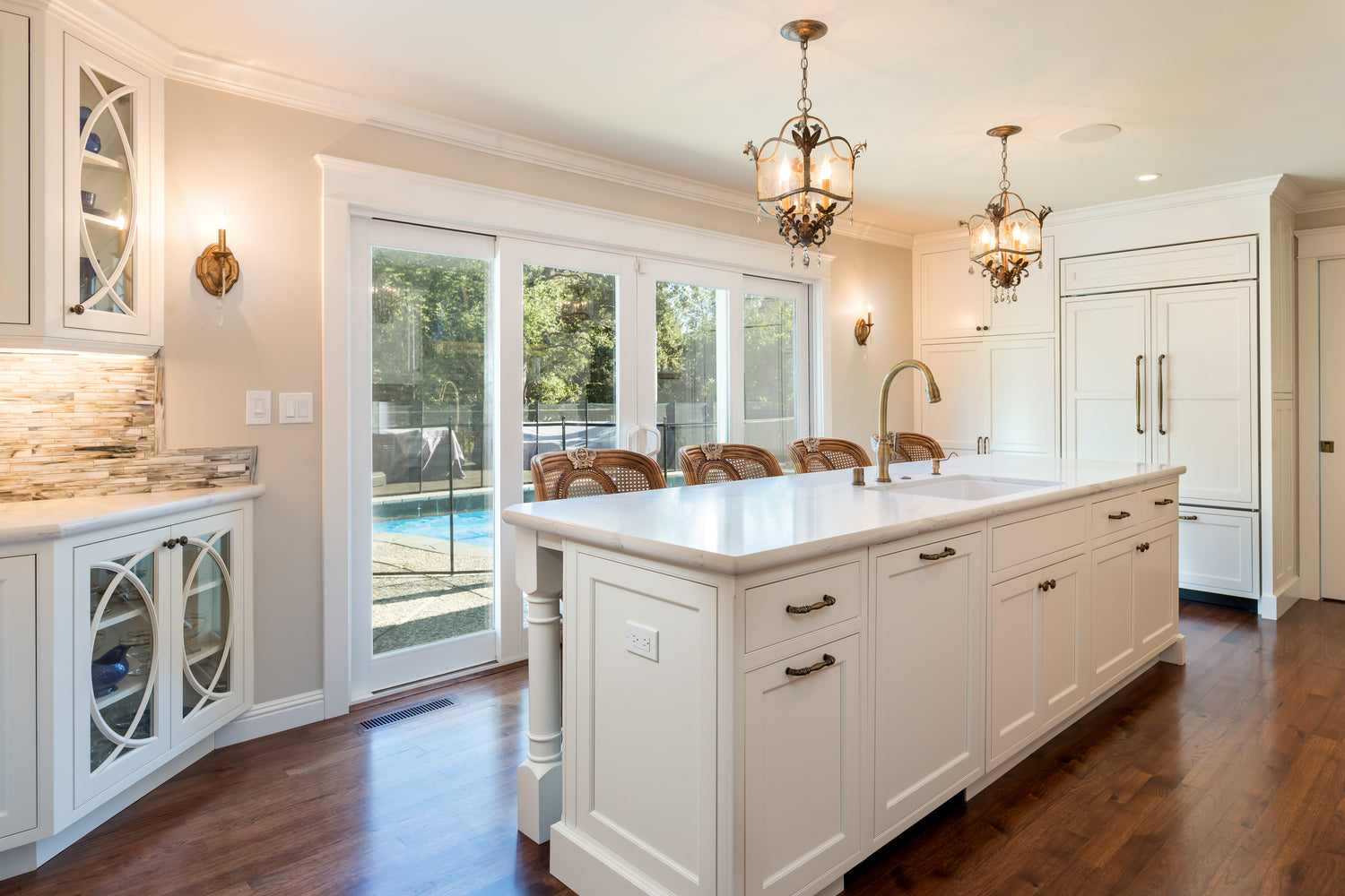 Design_by_Wide_Canvas_Jackie_Lopey_Moraga_Kitchen_Remodel_-_White_Cabinets_-_French_Influence